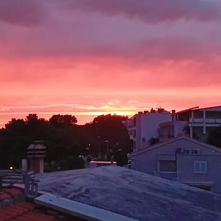 Jarak Nearby Apartment *