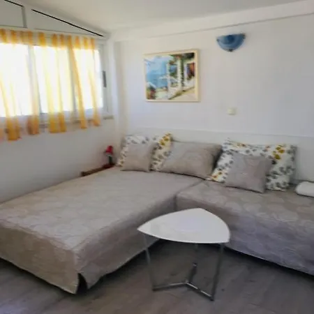 Apartman Jarak Near
