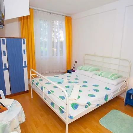 Apartment Jarak Nearby *